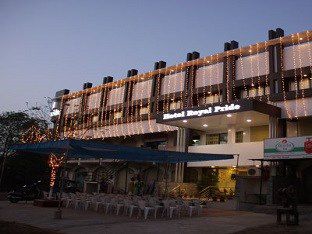 Hotel Royal Pride Ahmedabad Exteriör bild