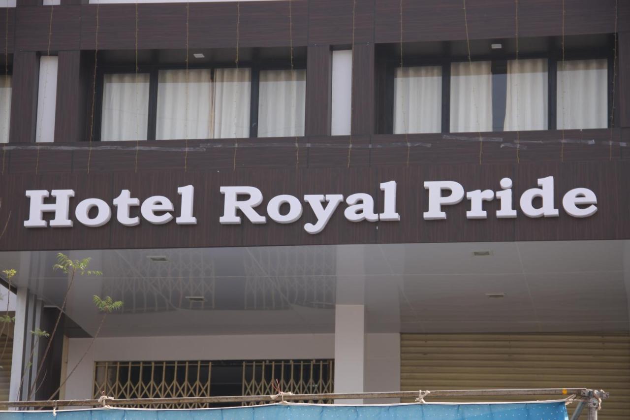 Hotel Royal Pride Ahmedabad Exteriör bild